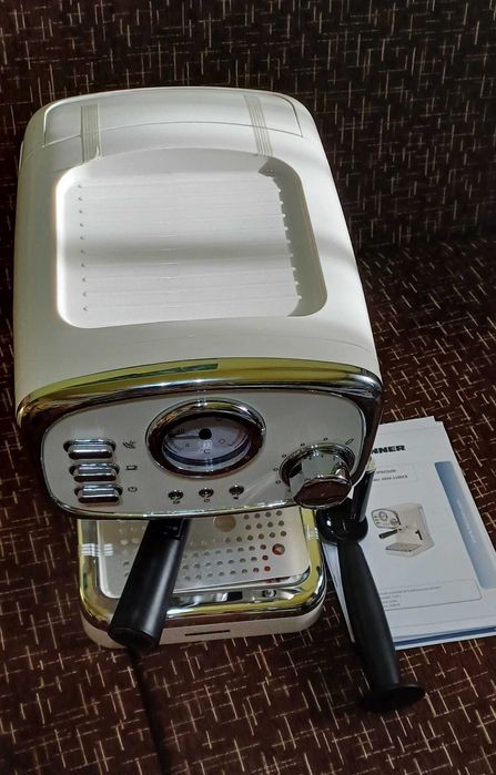Espressor HEINNER Retro Cream HEM-1100CR  nou (in cutie originala)