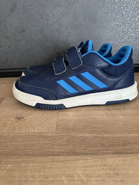 Детски обувки Adidas, номер 35