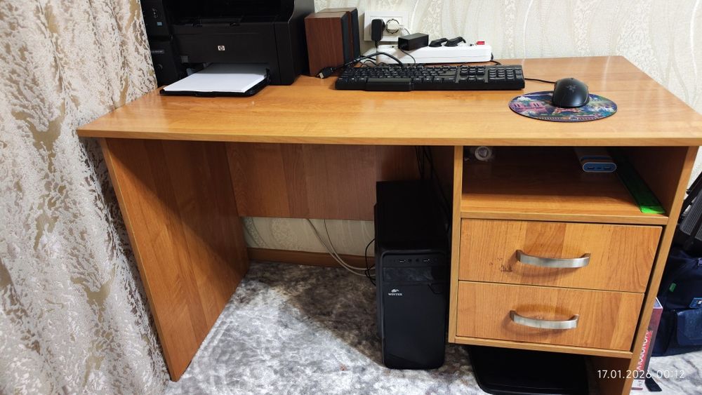 Продам стол письменный