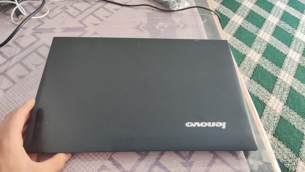 Notebook Lenovo offisniy