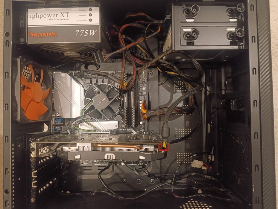 Настолен компютър i5 9600k/16GB RAM/1060 6GB+подарък