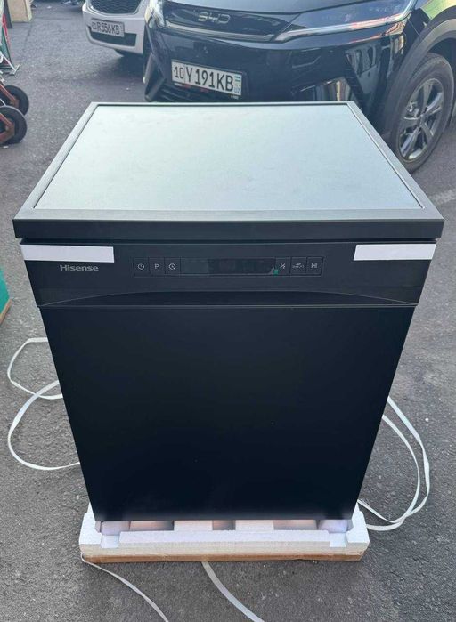 Посудомоечная машина Hisense HS622E90BUK