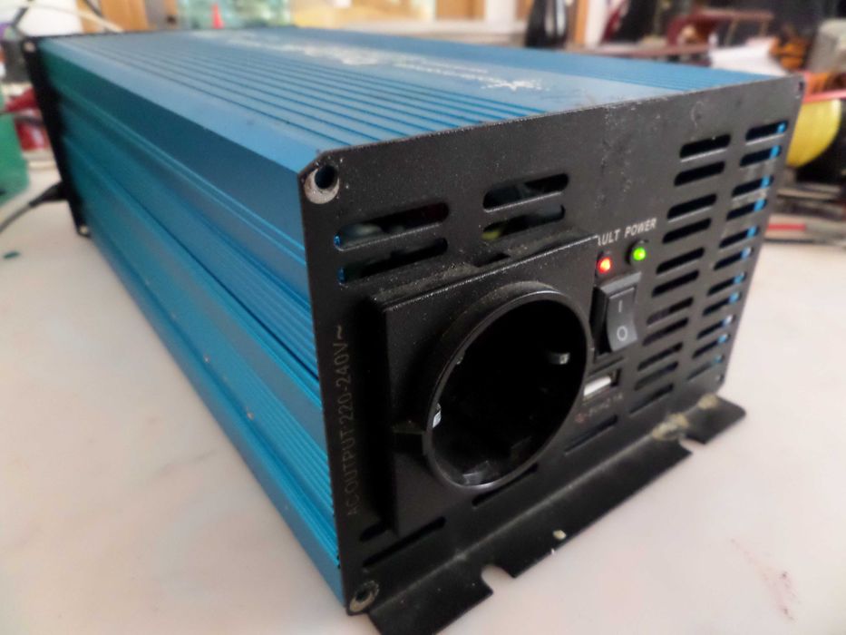 Invertor Solartronics unda pura 2000w Germany in protectie de reparat