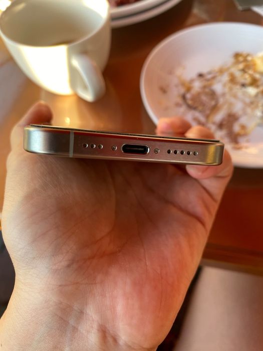 Продам Iphone 15pro