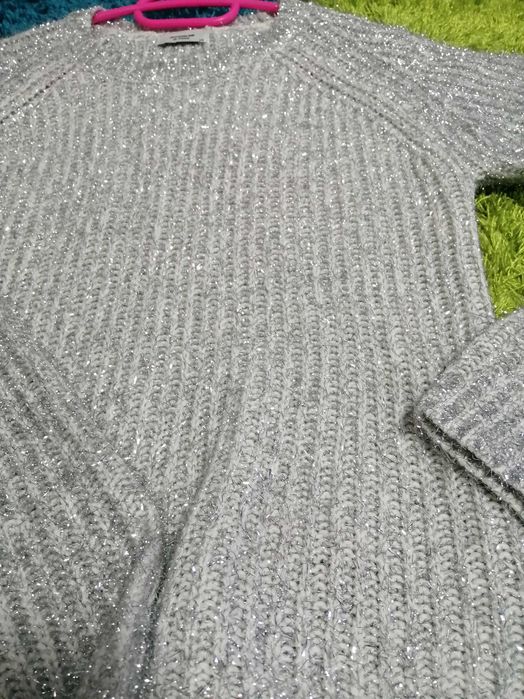Дамски пуловер блестящ