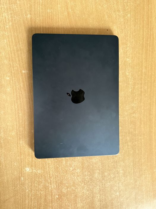 Продам Macbook air m2 16gb