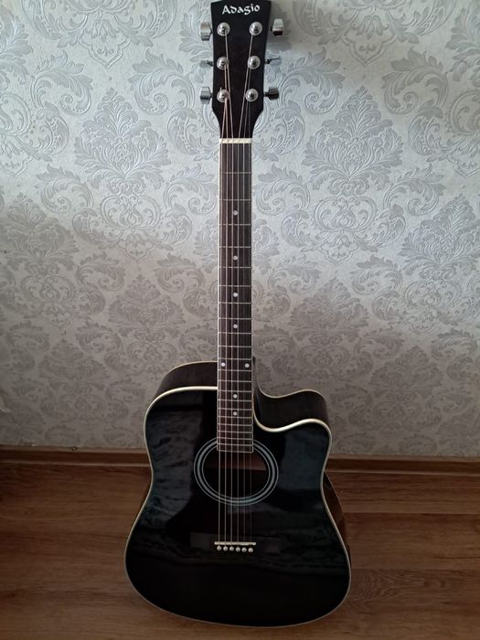 акустическая гитара,торг есть