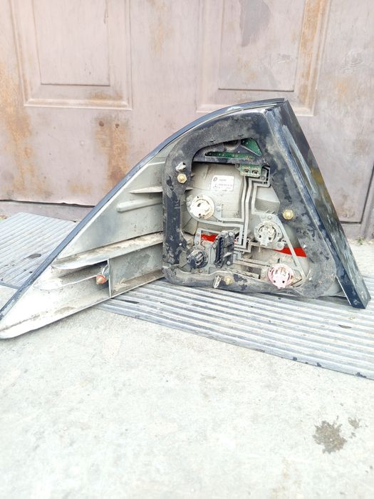 Фонарь W220 задний правый.