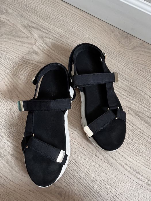 Продам женскую обувь