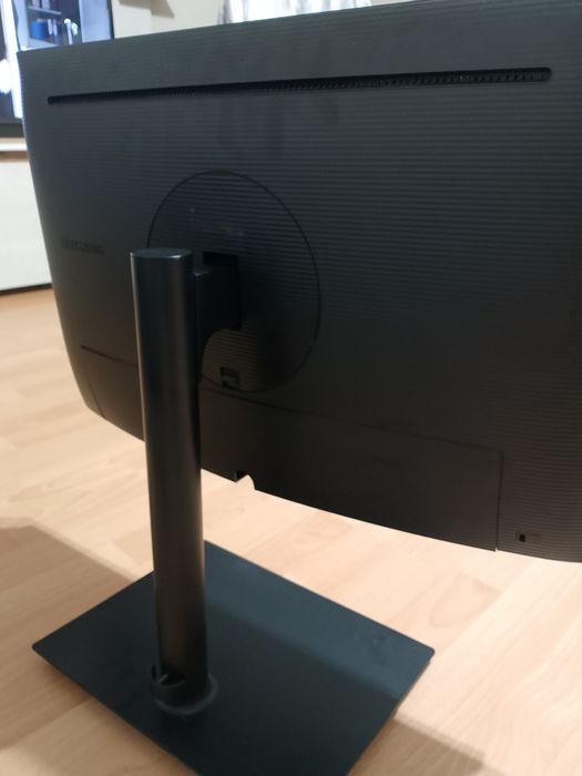 HP EliteDesk 800 G4 TWR + Samsung S24H650 (420лв + 100лв)