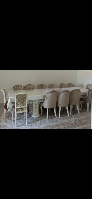 Стол и стулья.12 штук