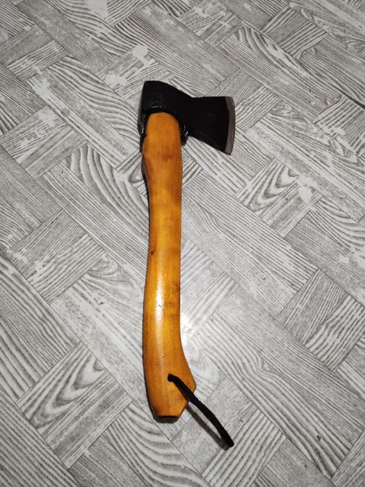 Топор для дров советский.