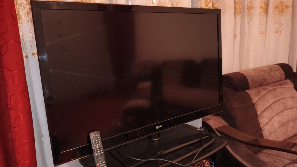 Lg телевизор 47 дюйм, холати аъло