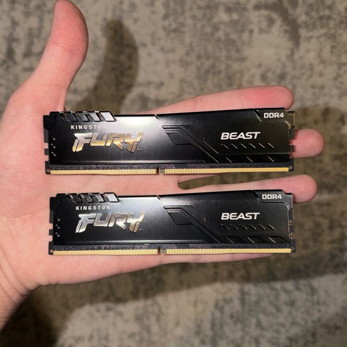 Продам ОЗУ 16гб (2х8) плшаки