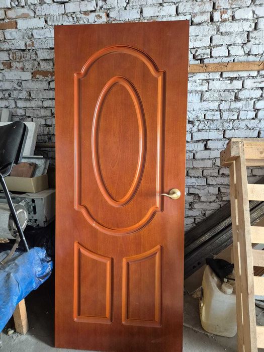 Продам деревянные межкомнатные двери б/у