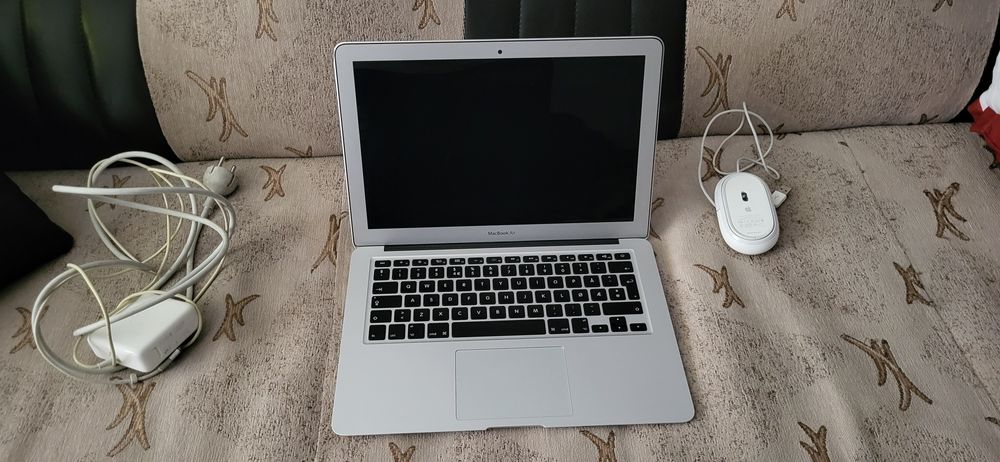 Macbook Air 2015 8GB RAM 128GB Stocare