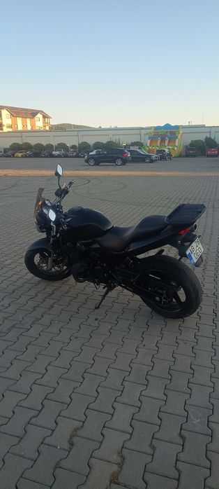 Vând motocicleta