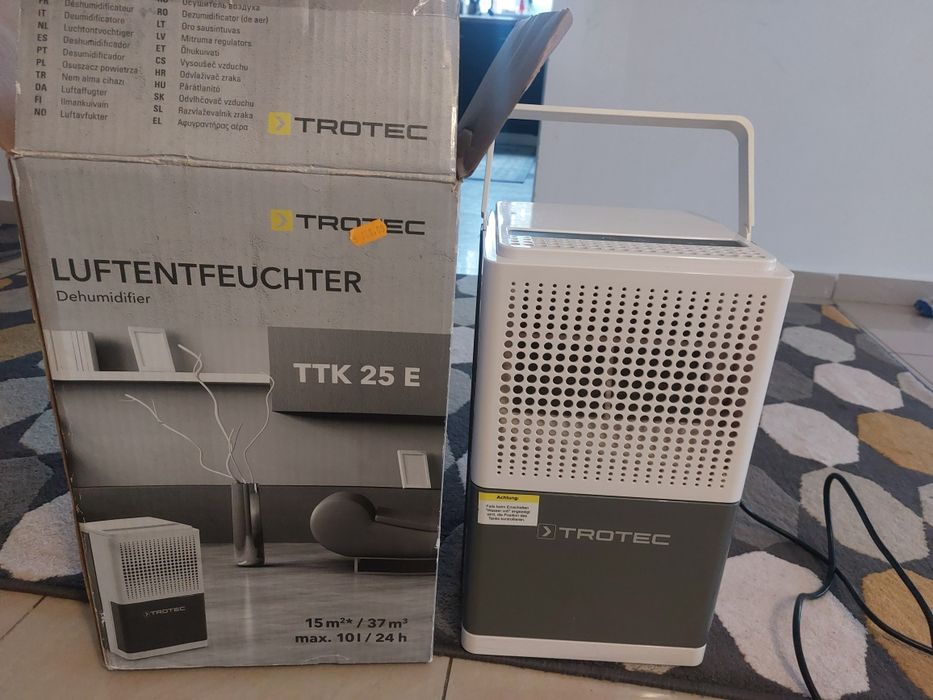 Vând Dezumidificator Trotec TTK 25 E, 10 litri/zi, 50mc/h
