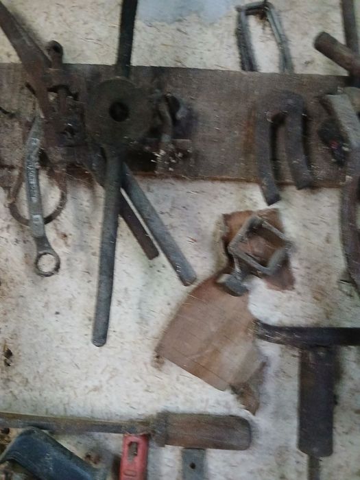 Продавам инструменти