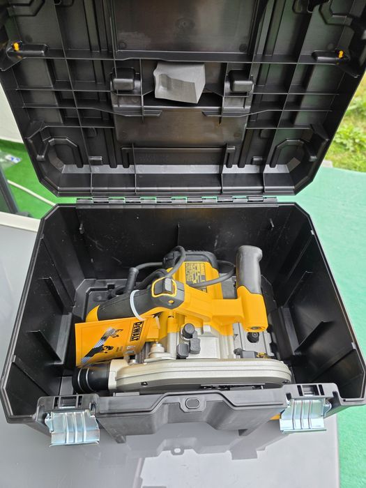 Fierastrau circular Dewalt DWS-520