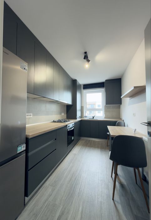 Apartament cu 2 camere de inchiriat in zona Tractorul nou in garantie