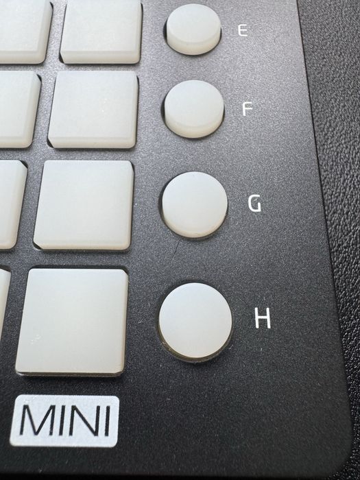 Novation Launchpad Mini MK2