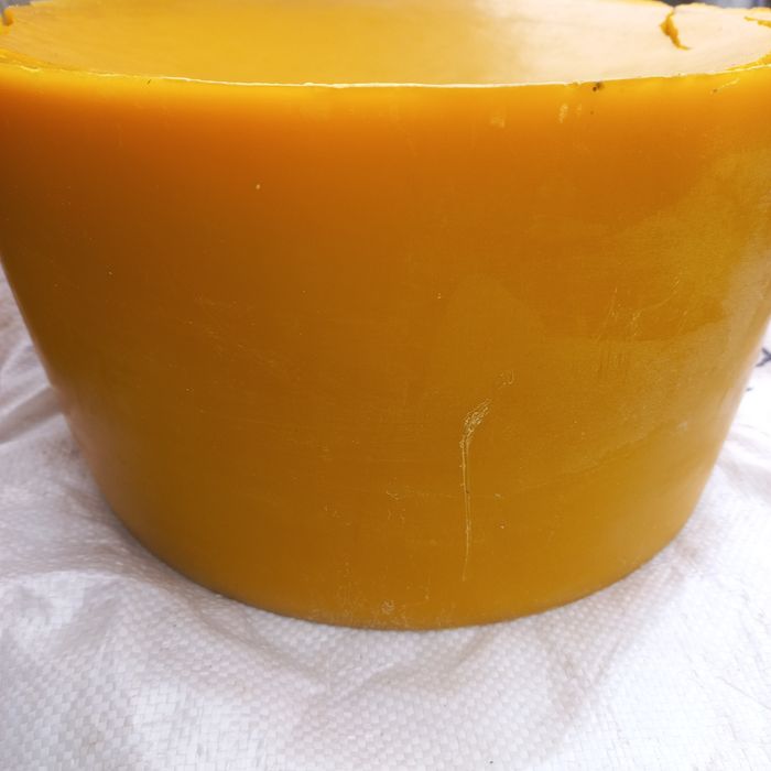 Продам воск пчелинный