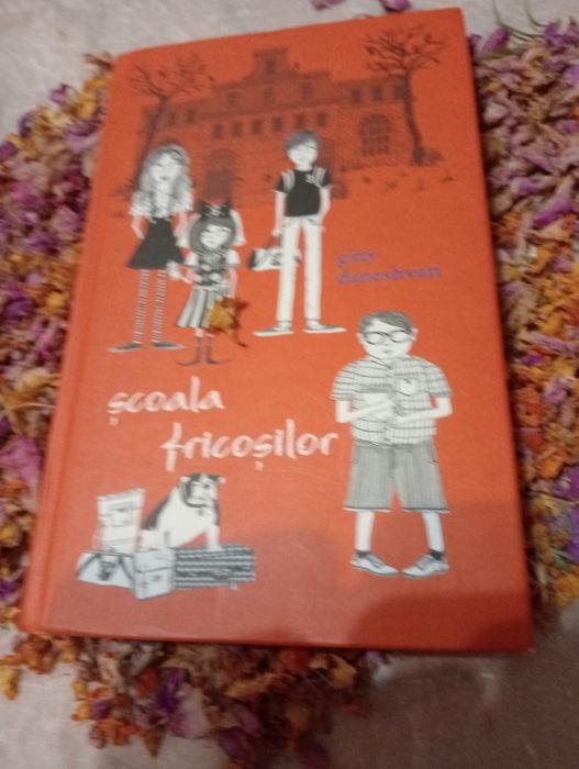 Școala fricoșilor, autor Gitty Daneshvari