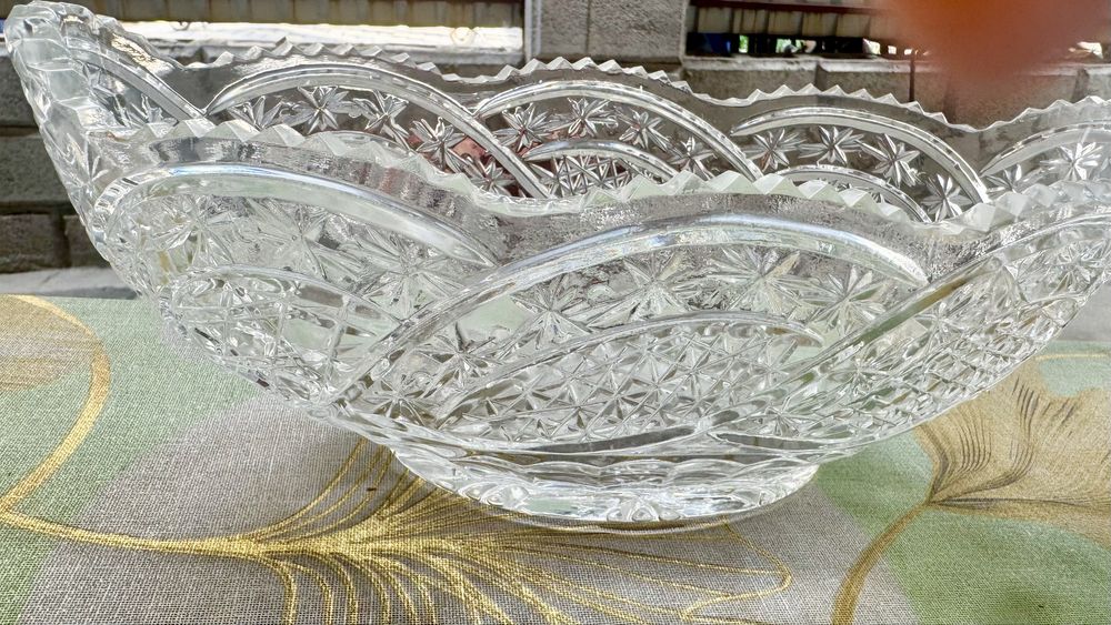 Продам хрустальные вазы