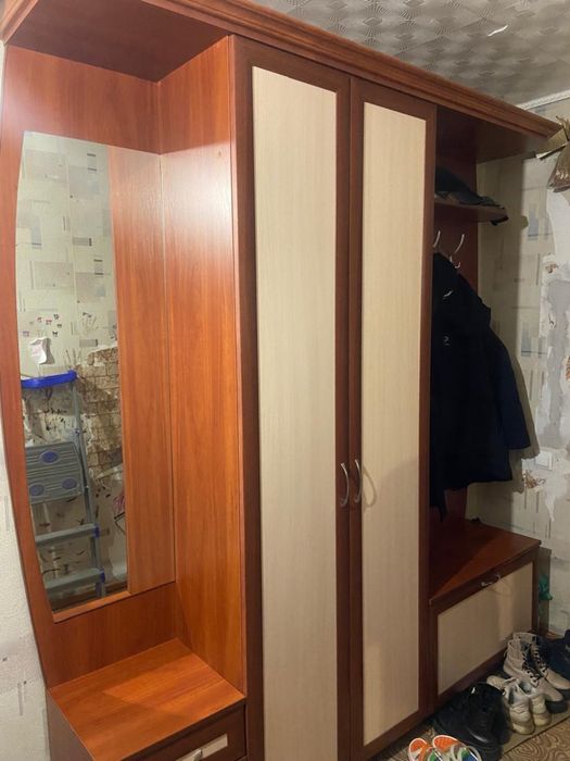 Продам шкаф в прихожую