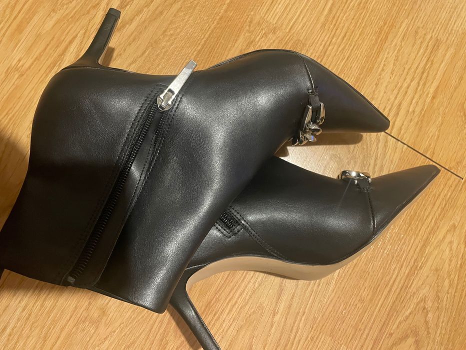 Стилни, нови боти.