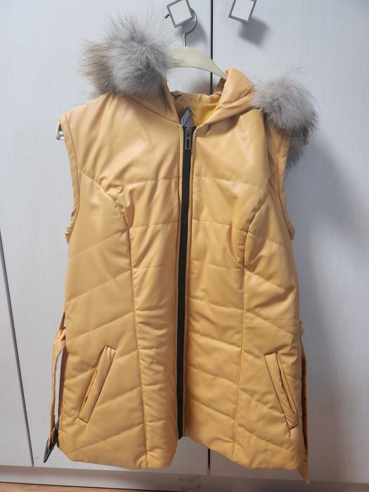 Дамски кожен елек