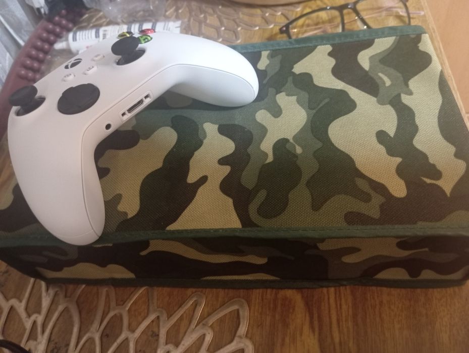 Xbox series s (новый геймпад)