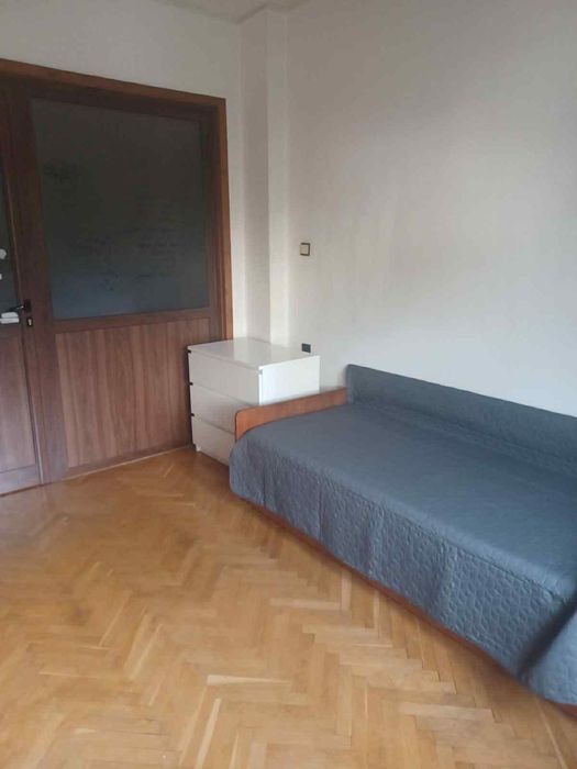 Тристаен, под наем, Център-НДК