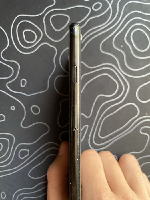 Срочно продам iPhone SE 2020 64GB Black, всё работает