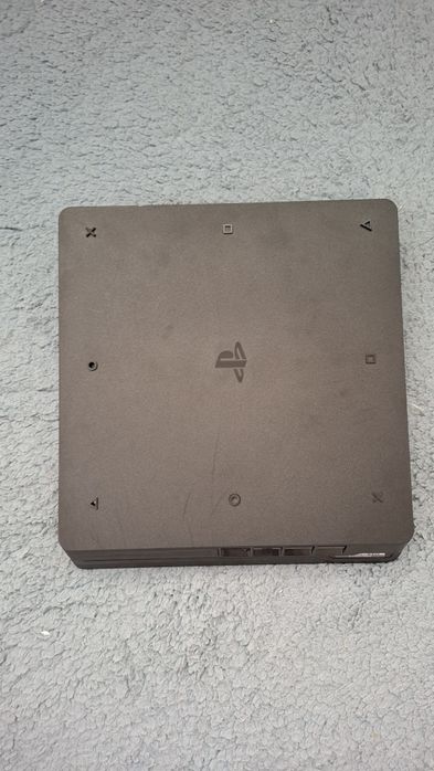 Playstation 4/ ps4 slim