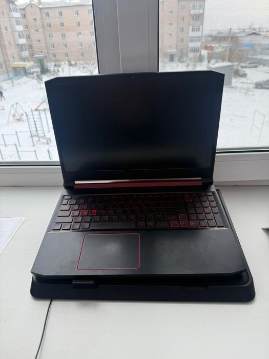 Продам ноутбук игровой мощный