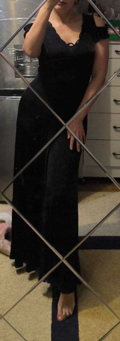 Платье красивые много вариантов пишите скину фото и видео в живую