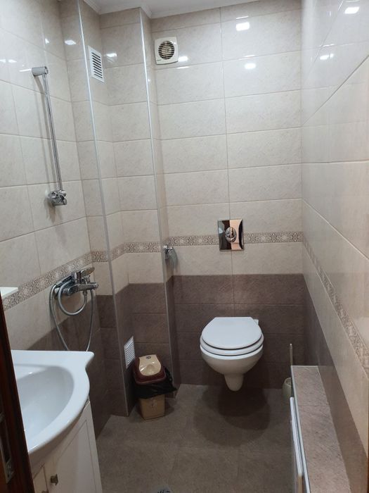 Дава се под наем Тристаен апартамент в Плевен, Идеален център - 70 кв.м за 408 € - Снимка #4