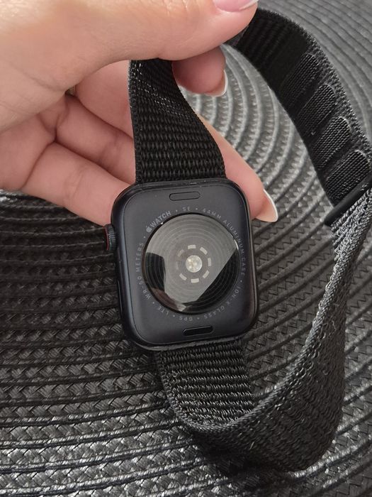 Iphone 16 128GB в гаранция + Apple Watch SE 2 + AirPods 3rd generation