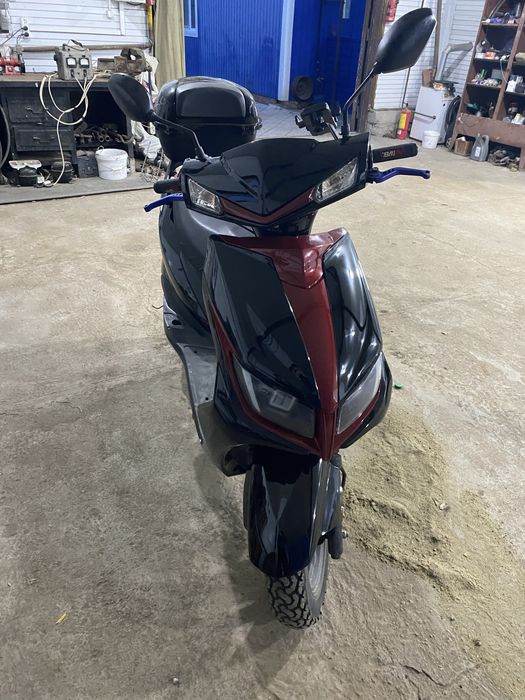 Продам скутер 125 кубов