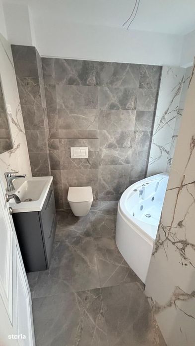 Apartament 3 camere de vanzare Pacurari