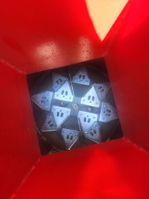 Дробилка сотилади.