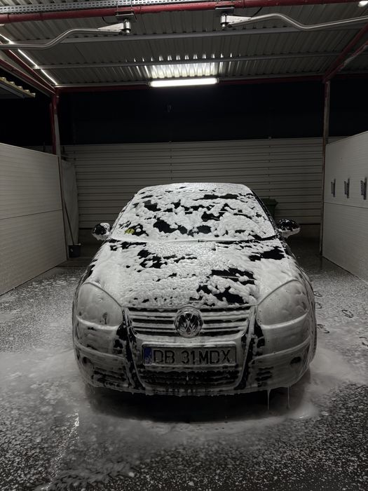 Vand VW JETTA 2.0 tdi 2010