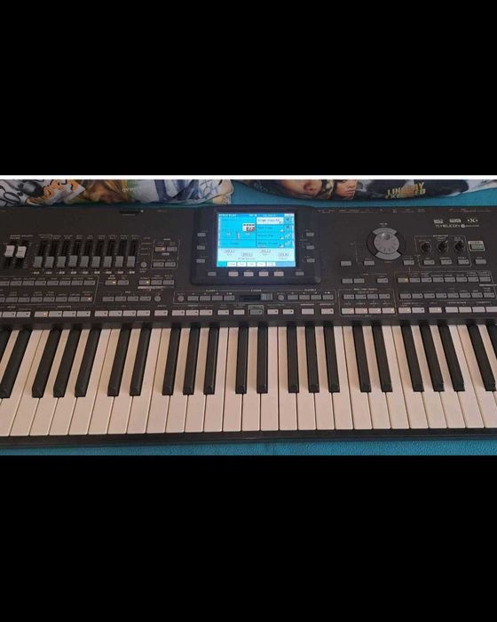 Продавам KORG PA3X