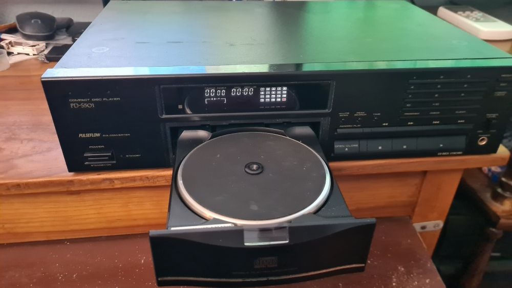 Продавам CD player PIONEER PD-S501