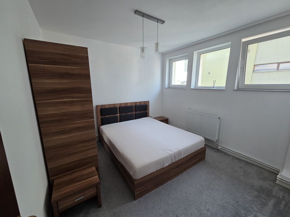 Inchiriez apartament 3 camere b-dul Ferdinand