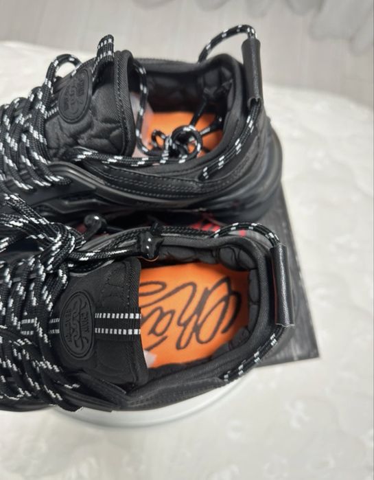Versace chain reaction