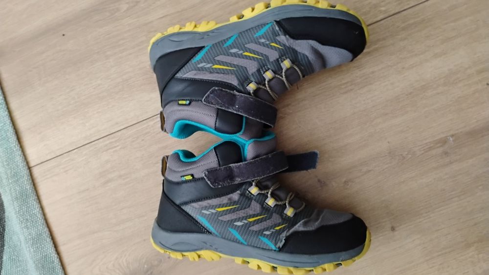 Vând ghete impermeabile copii Head 35