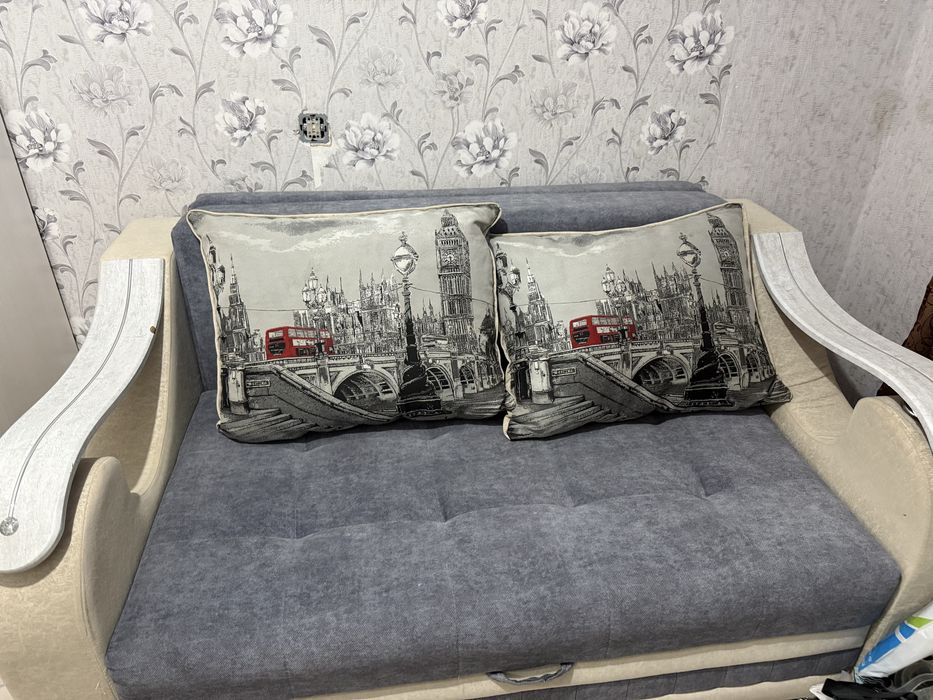 Диван продается почти новая